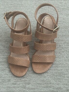 Vionic Tan Textured Strappy Sandals